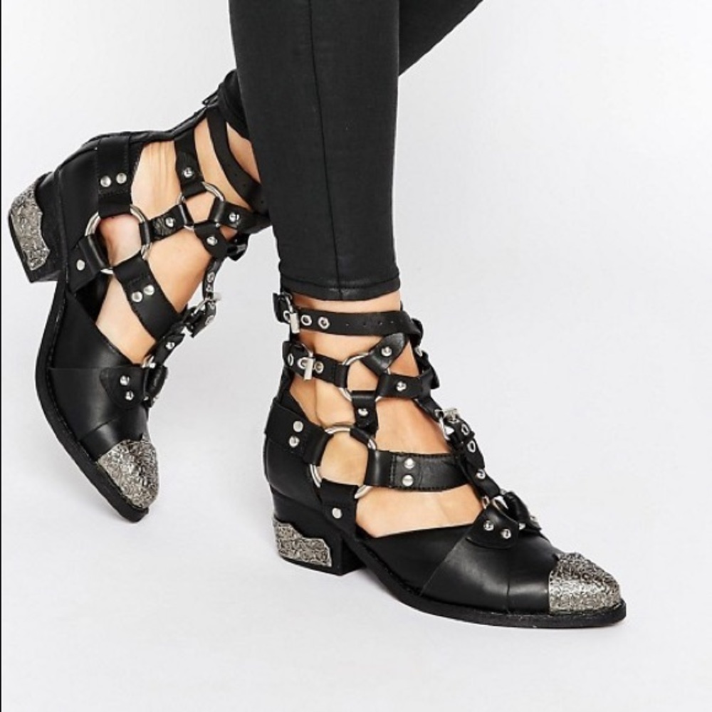 Jeffrey Campbell Temeku